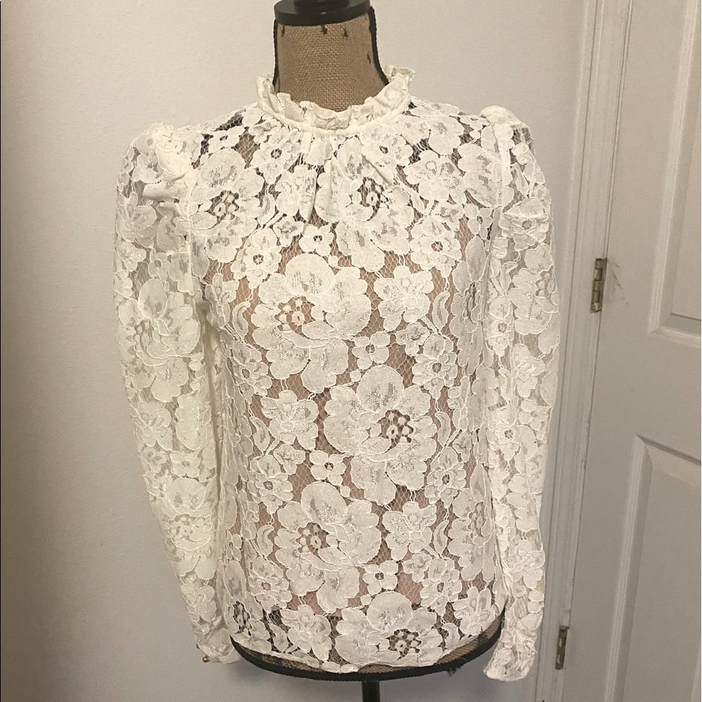WAYF Emma puff sleeve lace blouse - Size Small